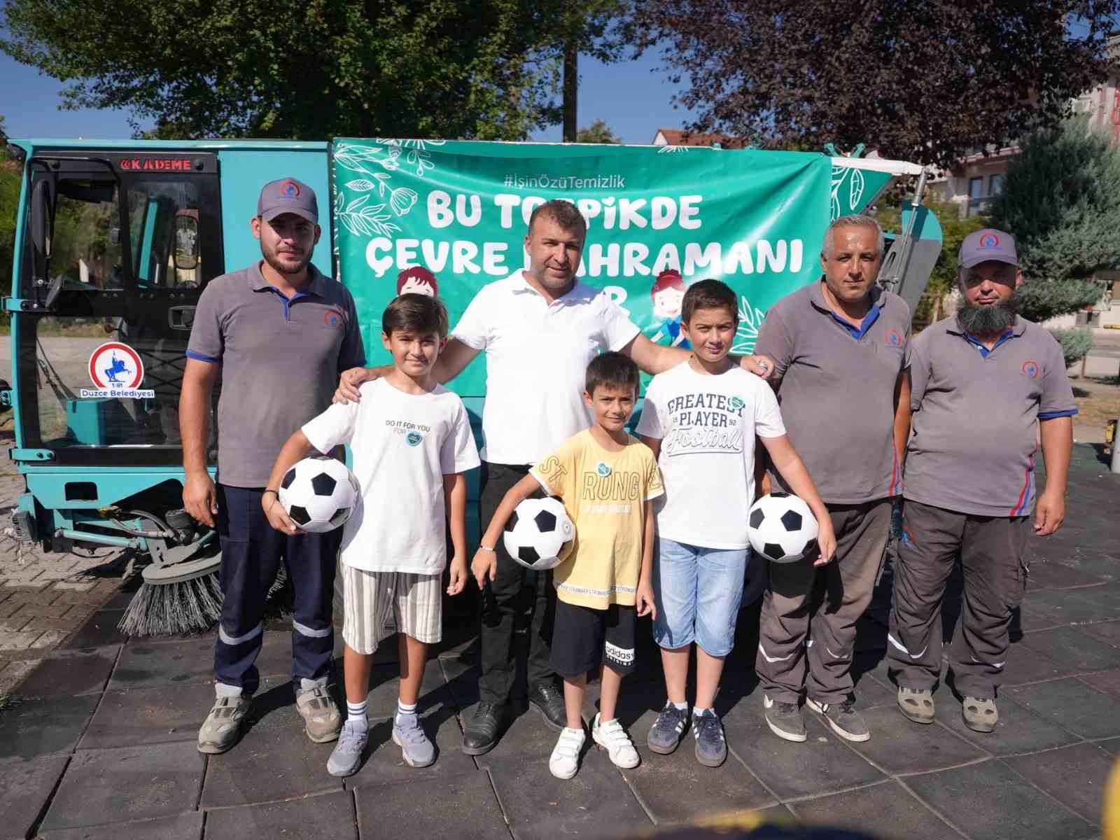 Çocuklar büyüklere örnek oldu