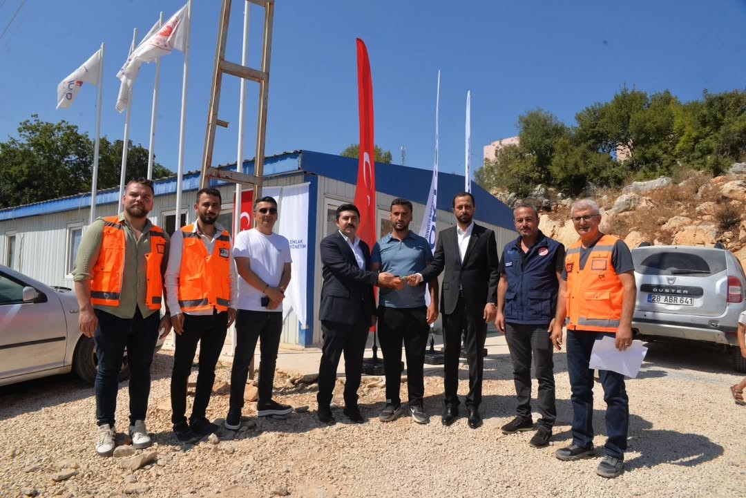 Yayladağı&rsquo;nda 467 konutun anahtar teslimi başladı
