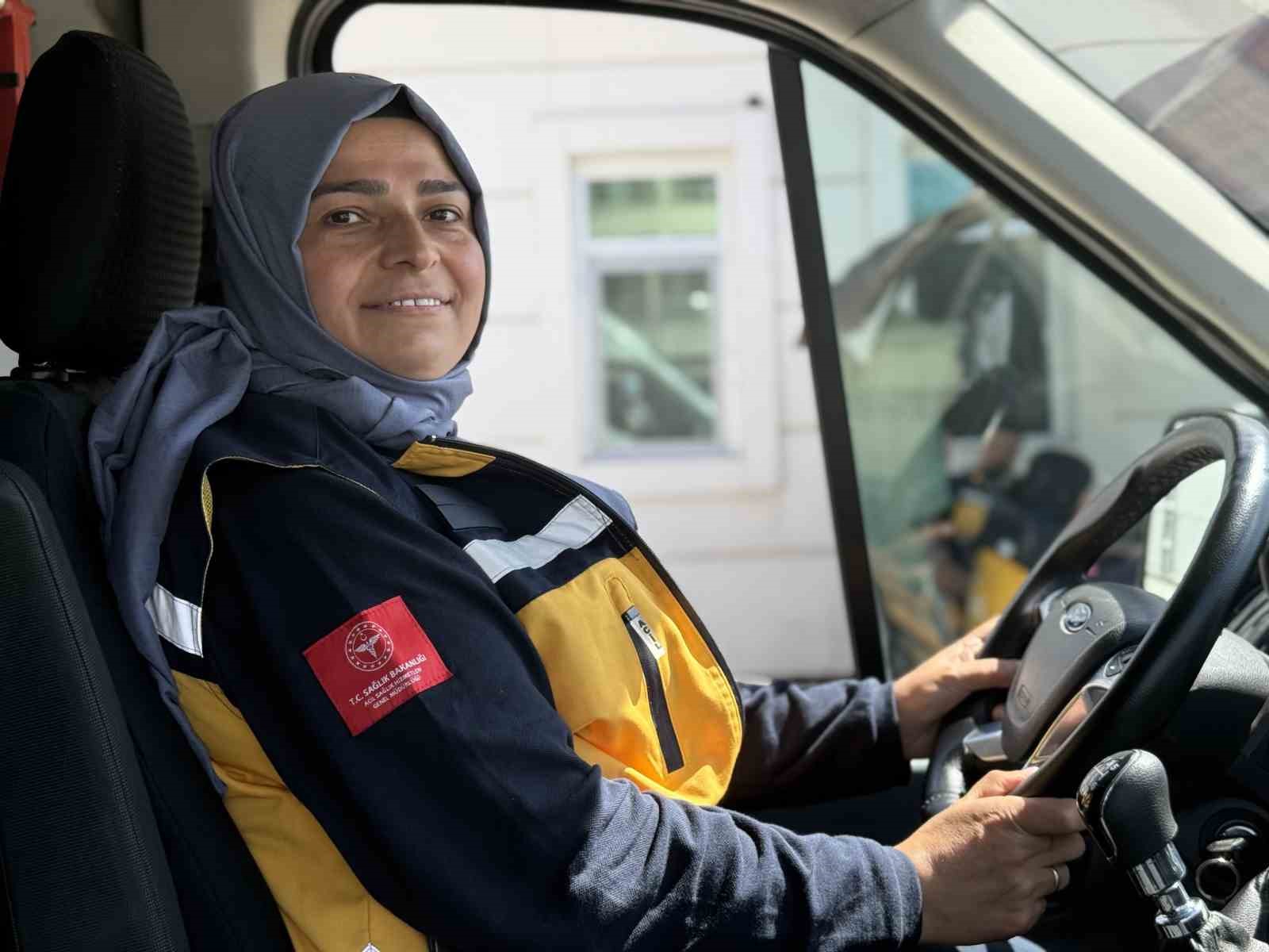 Eğitimin birincisi oldu, direksiyon başında hayat kurtarıyor