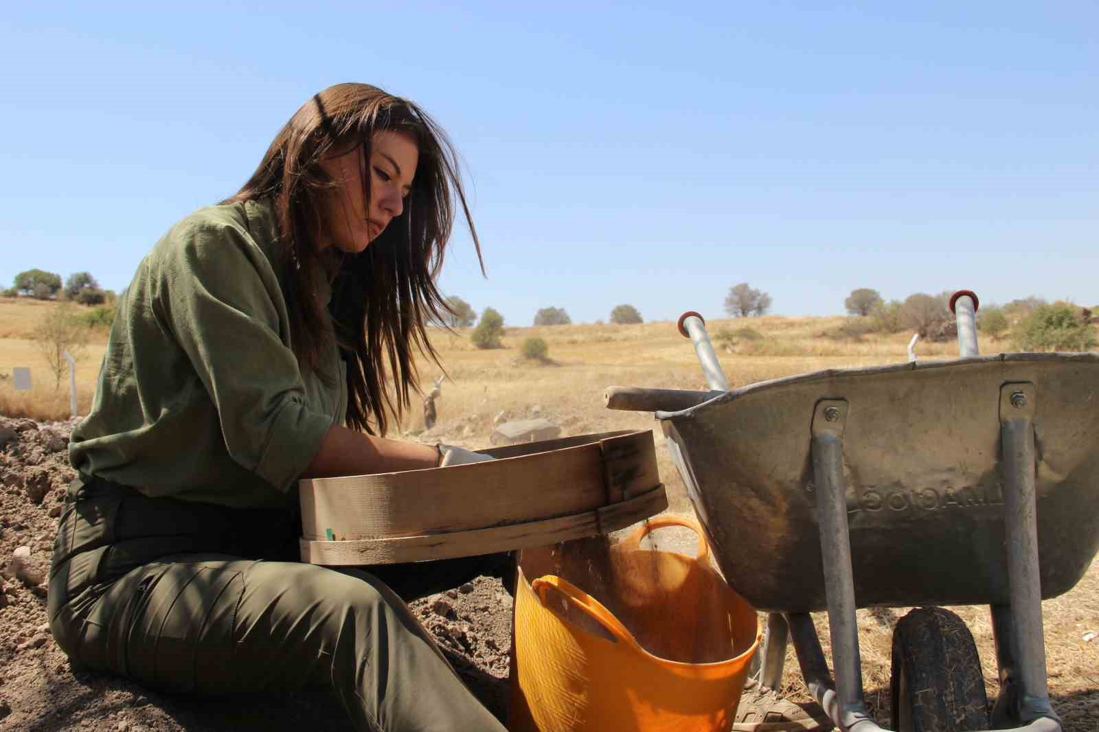 Kalehisar&rsquo;da Sel&ccedil;uklu tarihinin izlerini &ouml;ğrenciler g&uuml;n y&uuml;z&uuml;ne &ccedil;ıkartıyor
