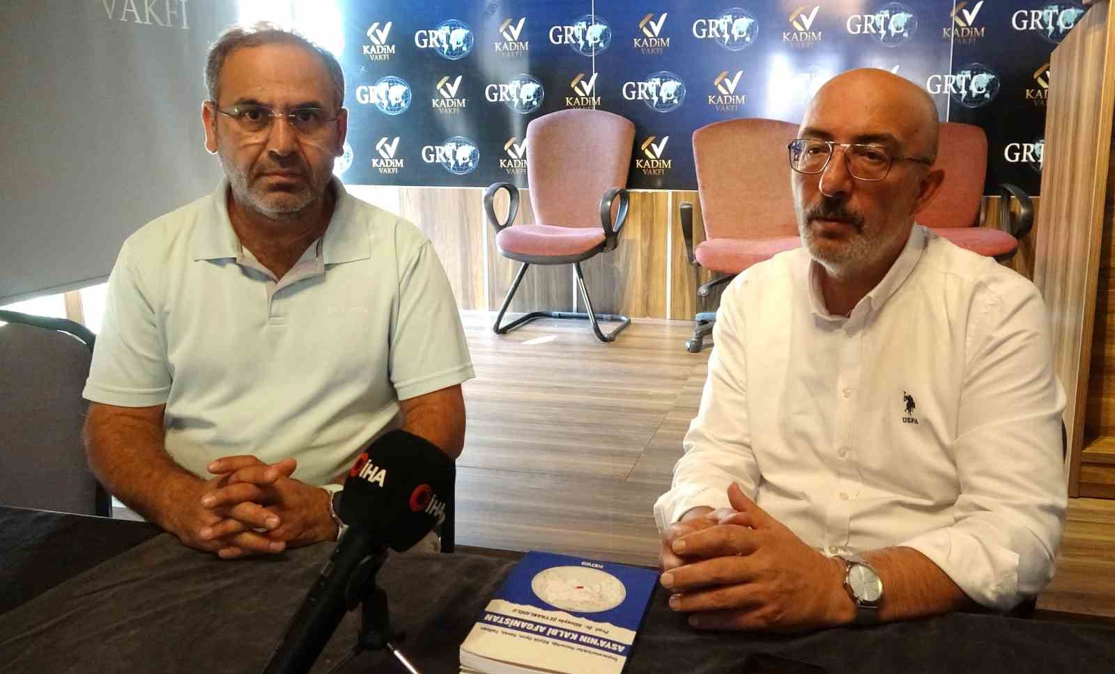 K&uuml;tahya Kadim Vakfı Başkanı Mustafa &Ouml;nsay&rsquo;dan "Bereketli Hilal" umre yolculuğu
