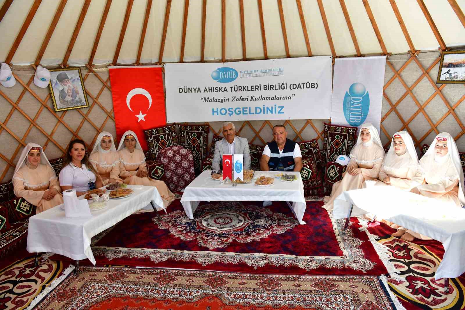 Malazgirt Zaferi etkinliklerinde DATÜB çadırına yoğun ilgi