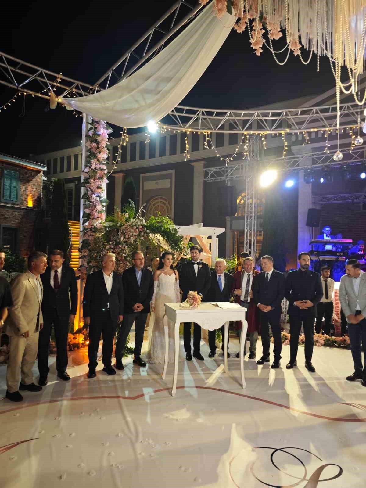 Manisa&rsquo;da siyaset d&uuml;nyası bu d&uuml;ğ&uuml;nde buluştu
