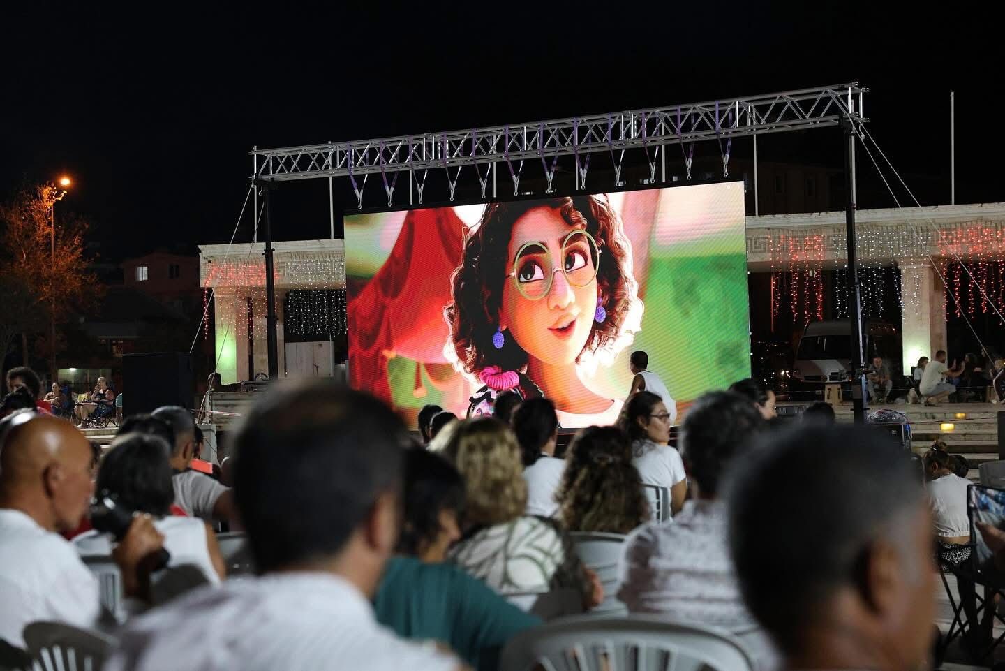 Didim’de açık hava sinema keyfi