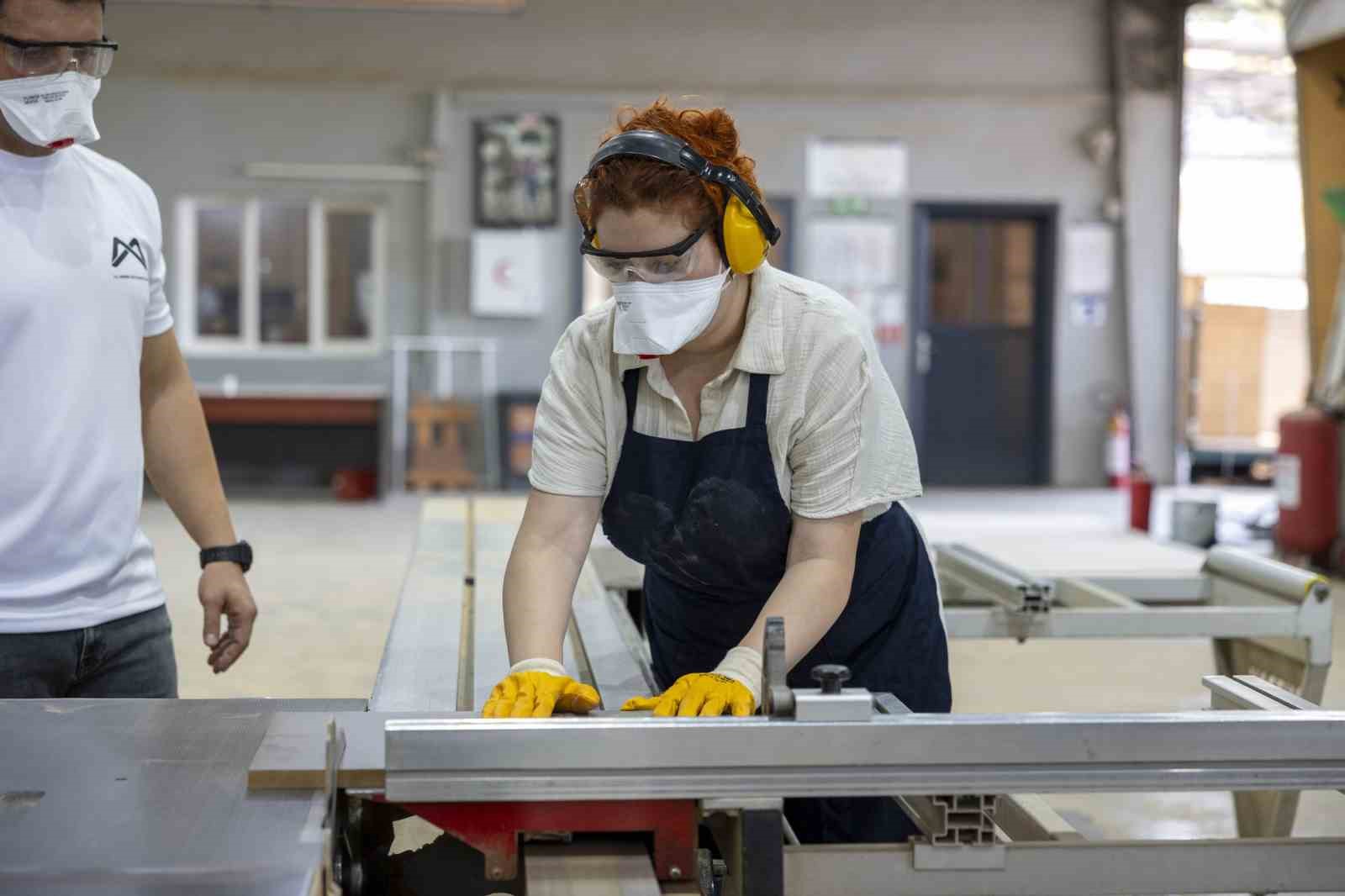 MERCEK kurslarıyla nitelikli ustalar yetişiyor