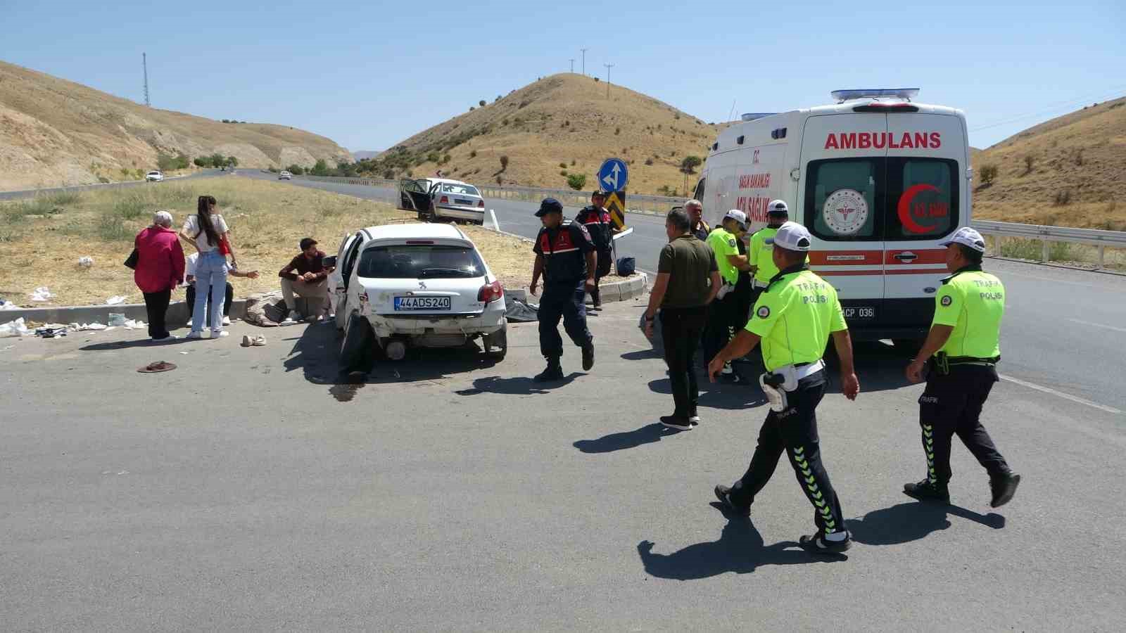 Malatya’da otomobiller çarpıştı: 1 ölü, 4 yaralı