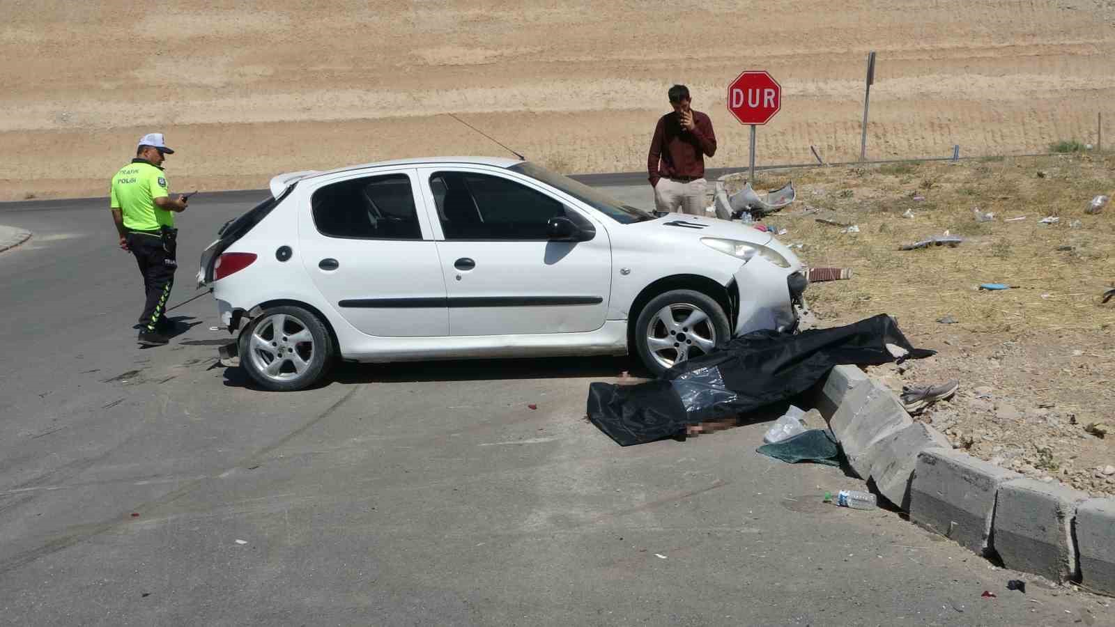 Malatya&rsquo;da otomobiller &ccedil;arpıştı: 1 &ouml;l&uuml;, 4 yaralı

