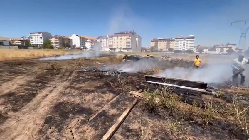Elazığ’da çıkan yangın maddi hasara neden oldu