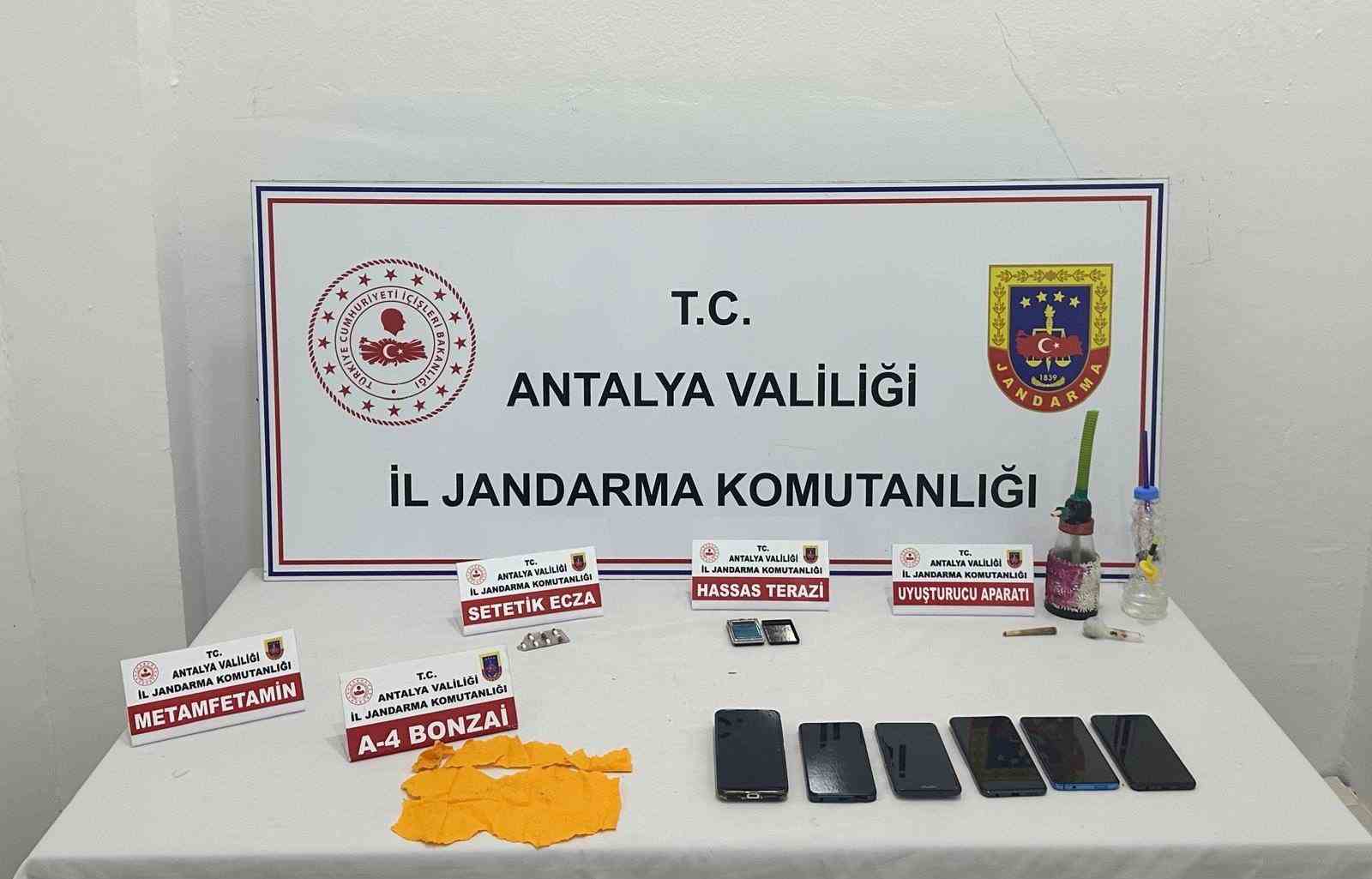 Antalya&rsquo;da uyuşturucu operasyonu
