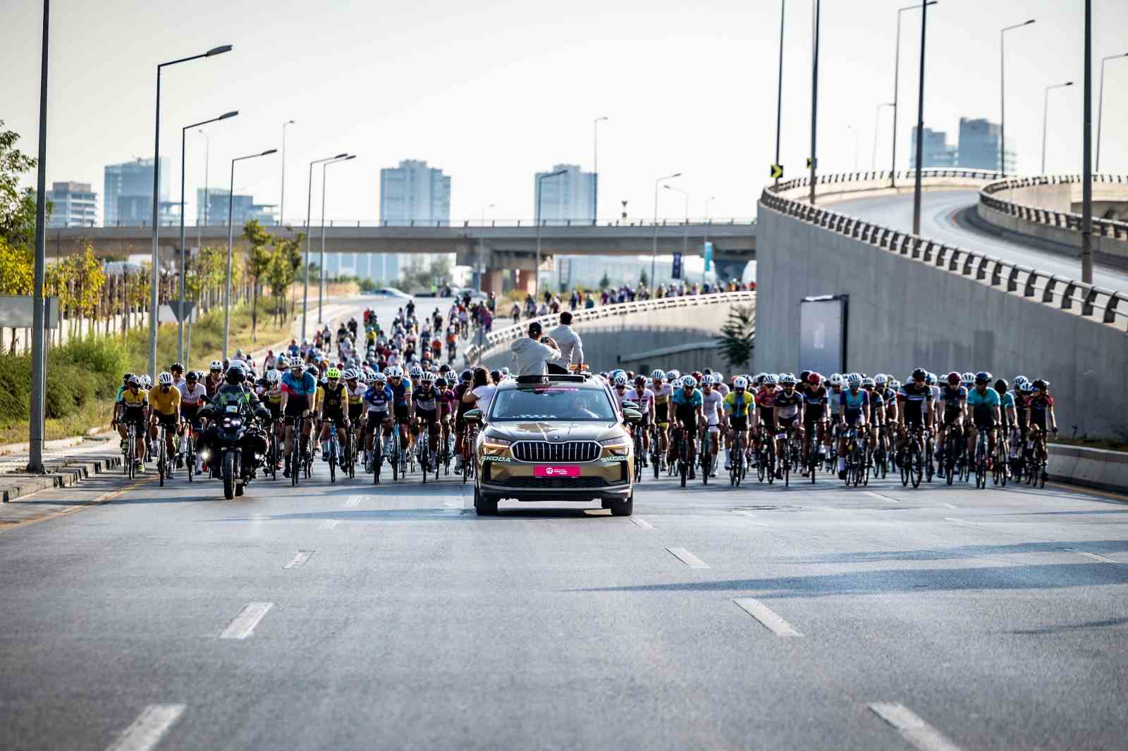 Gran Fondo Başkent 2025’te pedallar Ankara için döndü