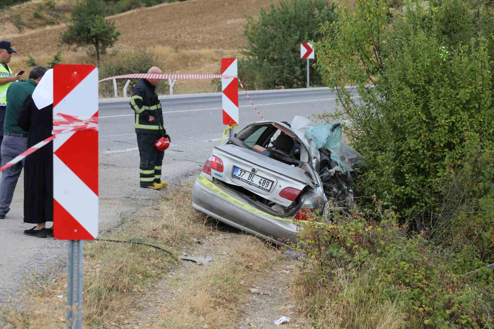 Hafriyat kamyonuyla &ccedil;arpışan otomobildeki 15 yaşındaki &ccedil;ocuk &ouml;ld&uuml;, babası ağır yaralandı
