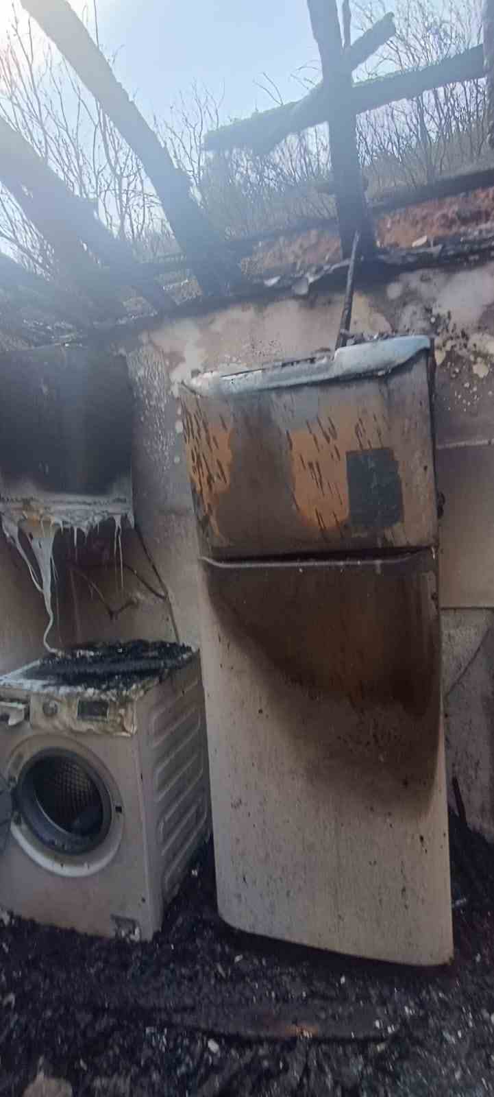 Kocaeli’de ağaçlık alana sıçrayan yangın kontrol altına alındı