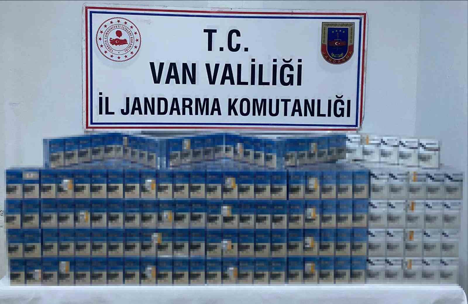 Van&rsquo;da 6 bin 207 paket ka&ccedil;ak sigara ele ge&ccedil;irildi
