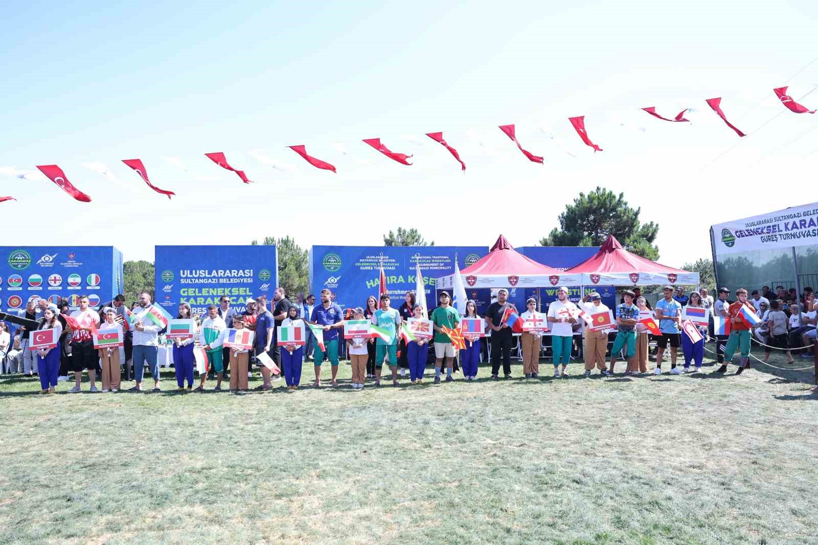 İstanbul&rsquo;da Uluslararası Sultangazi Belediyesi Geleneksel Karakucak G&uuml;reşleri Turnuvası d&uuml;zenlendi
