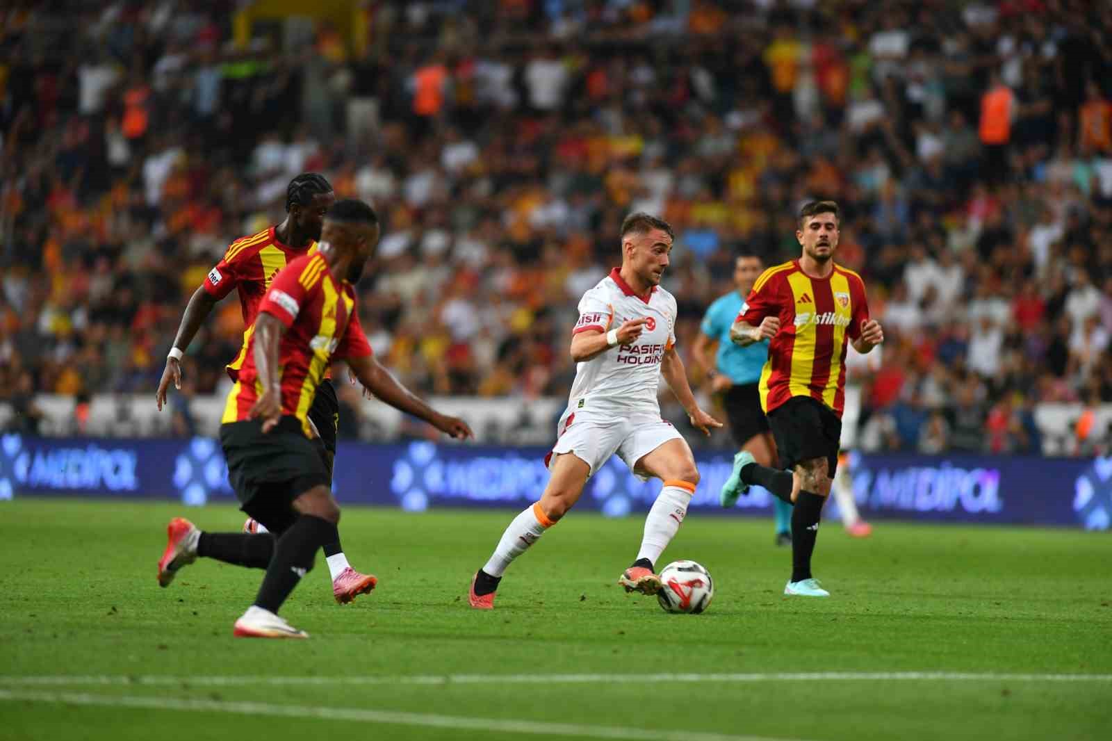 Trendyol Süper Lig: Kayserispor: 0 - Galatasaray: 1 (İlk yarı)