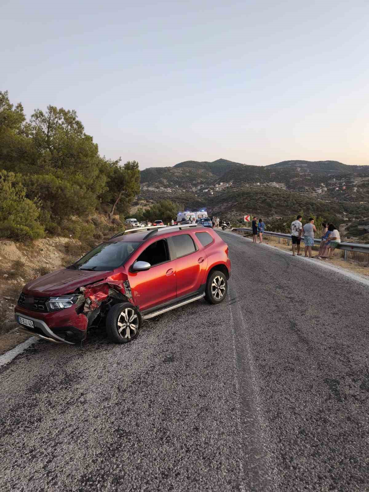 İzmir&rsquo;de alkoll&uuml; s&uuml;r&uuml;c&uuml; dehşet sa&ccedil;tı: 4 yaralı
