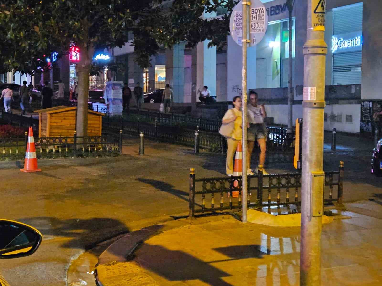 Balıkesir&rsquo;de meydana gelen deprem İstanbul&rsquo;da da hissedildi
