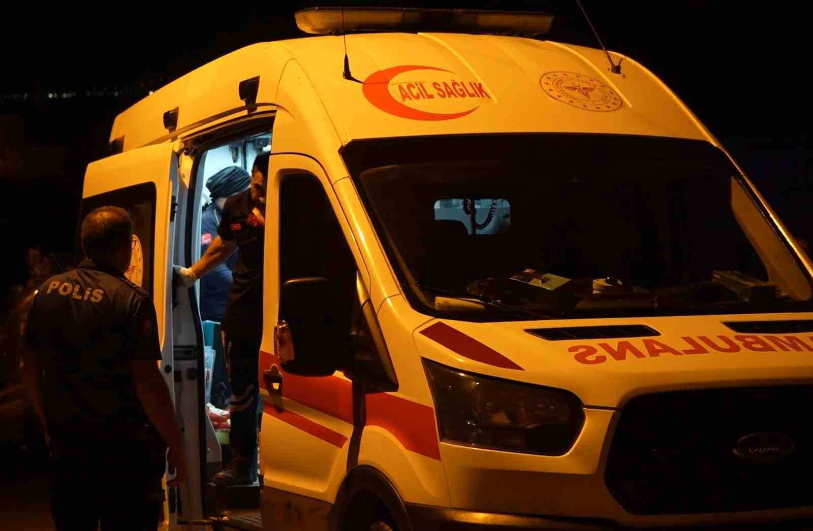 Alkollü gencin öfkesi kanlı bitti: Babasını darp edip kendini yaraladı