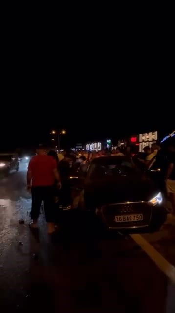 Bursa’da otomobil motosiklete çarptı: 2 yaralı