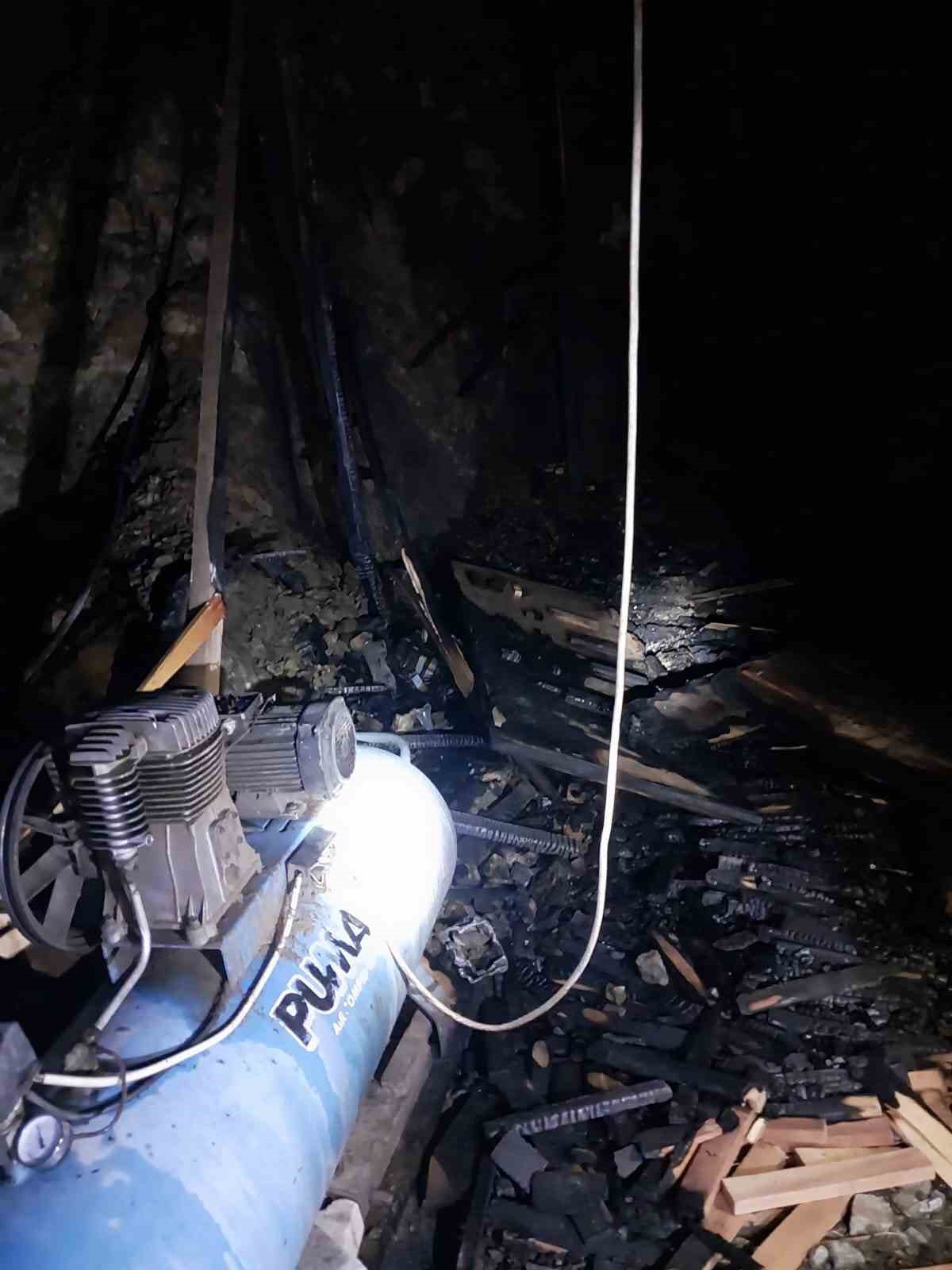 Sındırgı’da marangoz atölyesinde yangın paniği