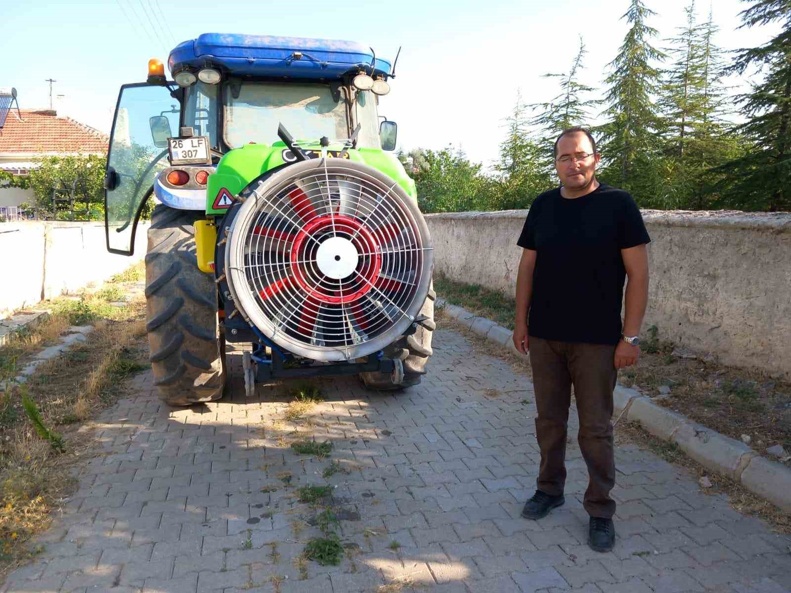 Yarımca k&ouml;y&uuml;nde sinek t&uuml;rlerine karşı ila&ccedil;lama &ccedil;alışmaları
