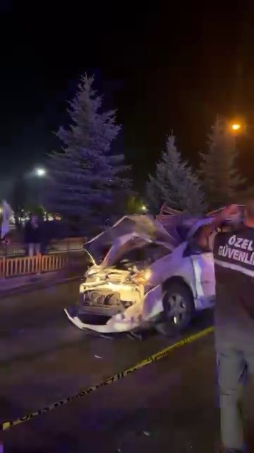 Lastiği patlayan araç takla attı; 4 yaralı