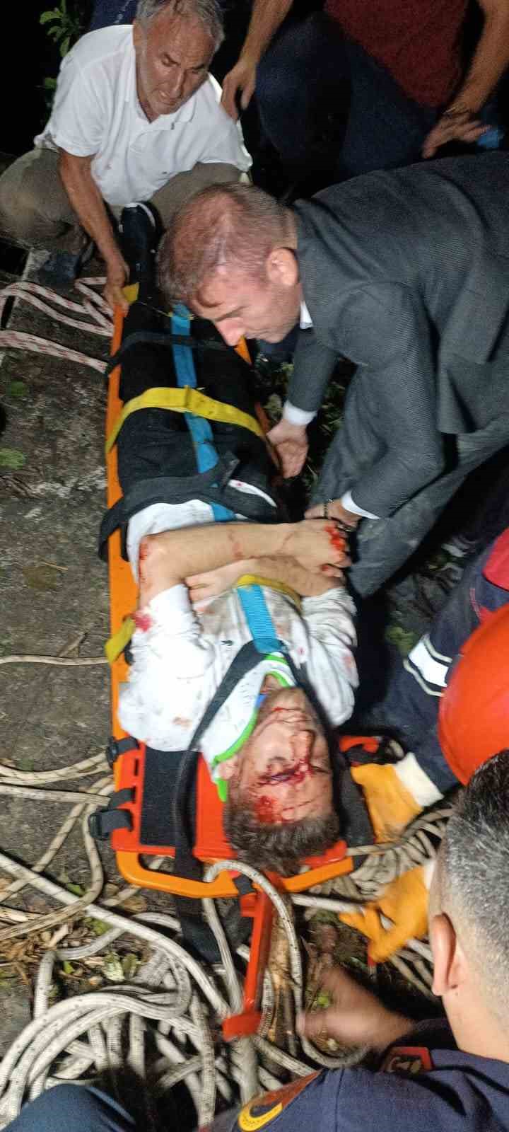 Trabzon’da minibüs dereye uçtu: 3 yaralı