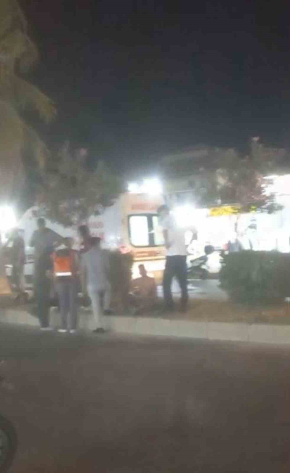 Antalya&rsquo;da motosikletler &ccedil;arpıştı: 3 yaralı
