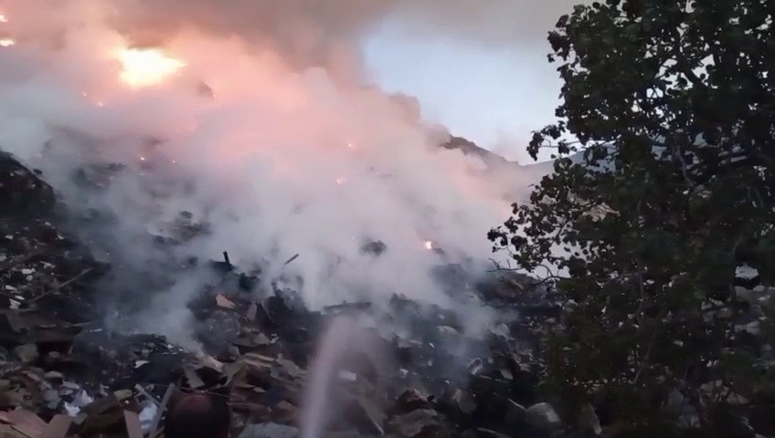 Hafriyat alanında çıkan yangın korkuttu