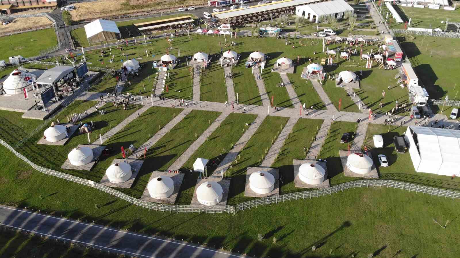 Malazgirt’te "954. Yıl Açık Hava Özel Puta Koşusu" Türkiye finalleri nefes kesti