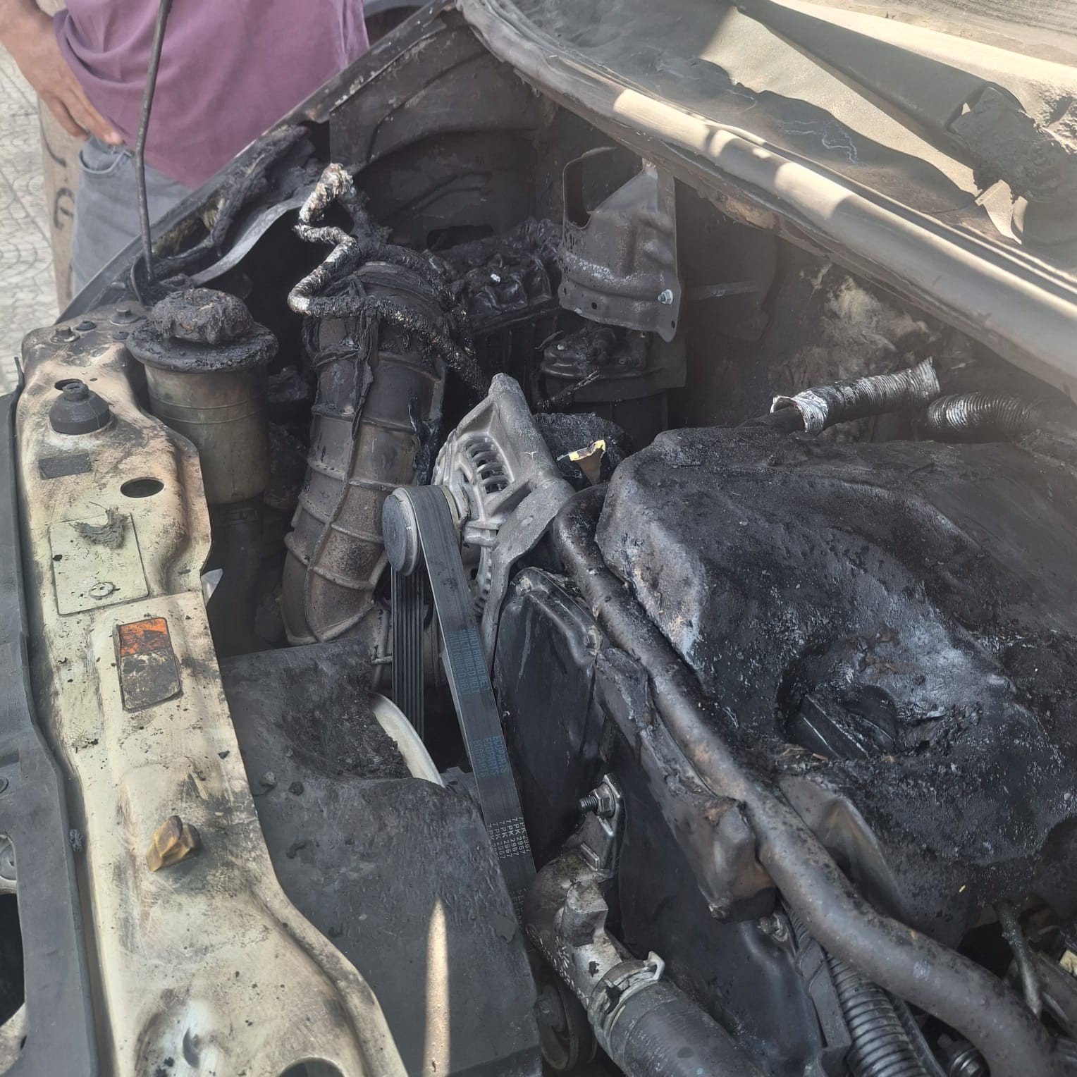 Kağızman da park halindeki 1 ara&ccedil; yandı
