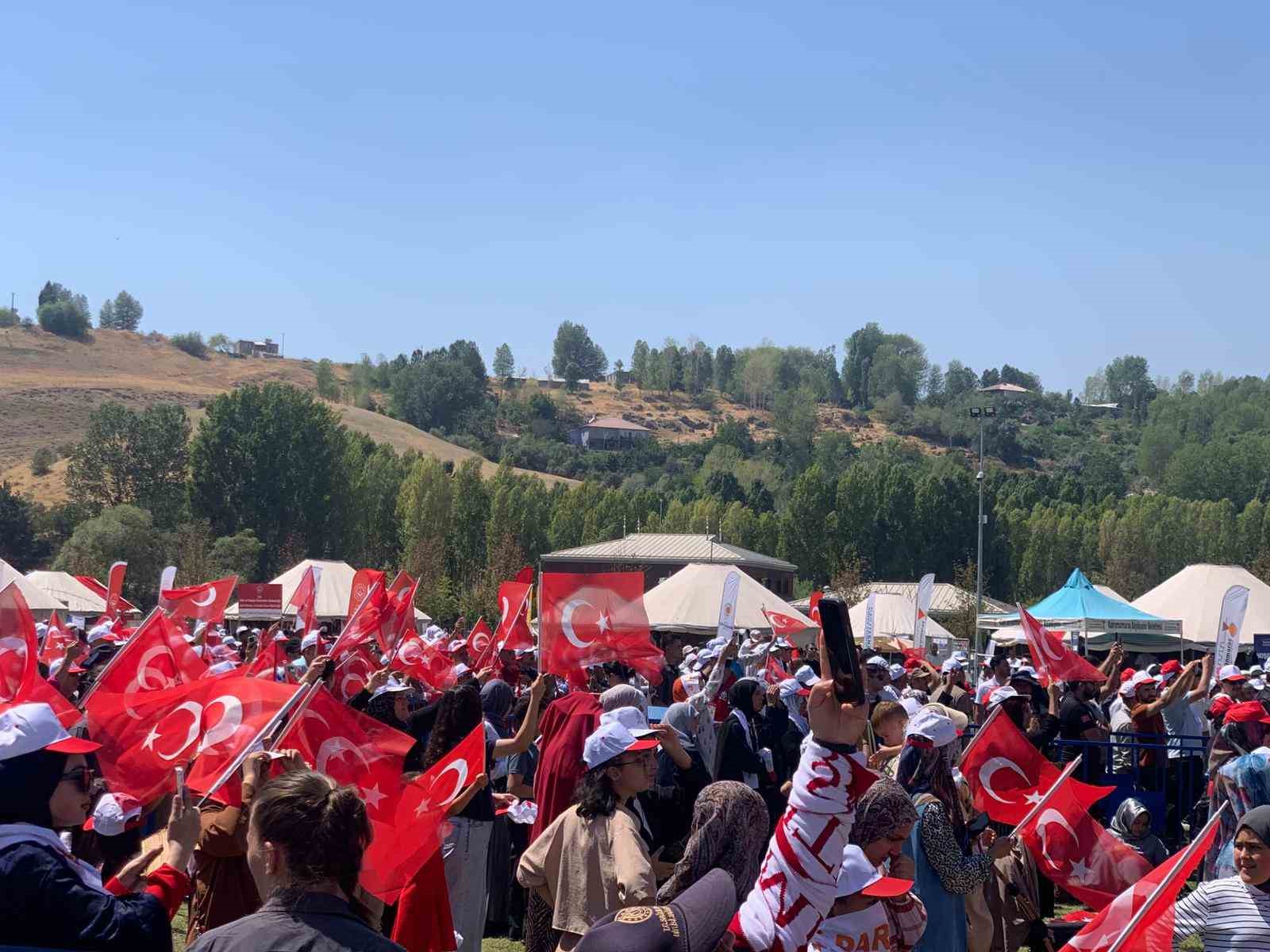 Ahlatlılar Cumhurbaşkanı Erdoğan’ı bekliyor