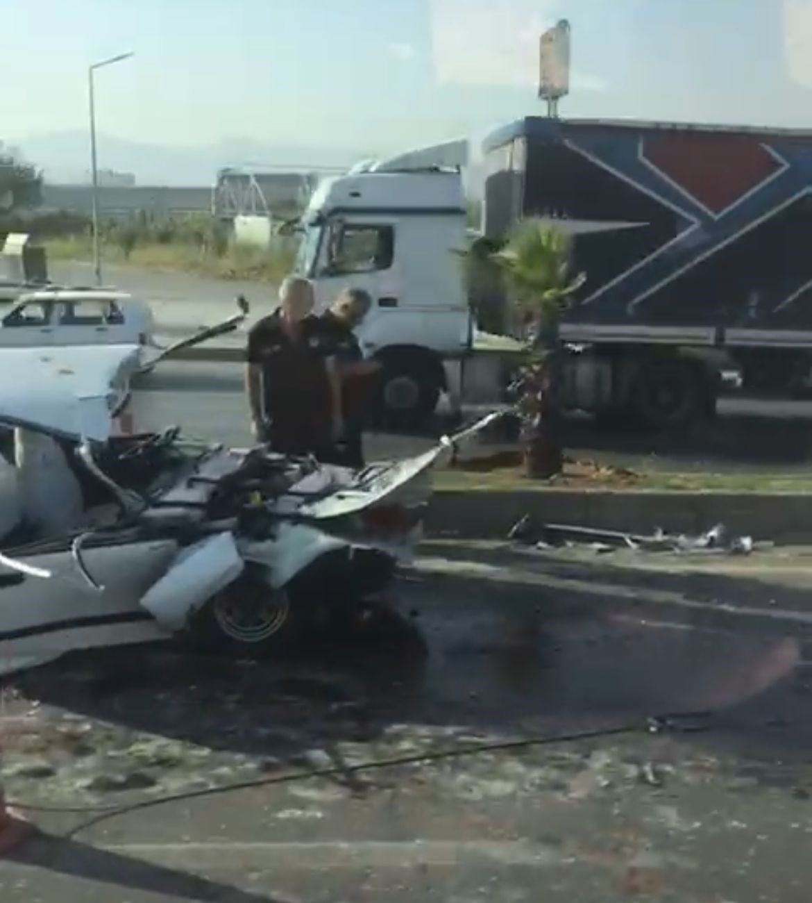Otomobil tankere çarptı sürücü ağır yaralandı
