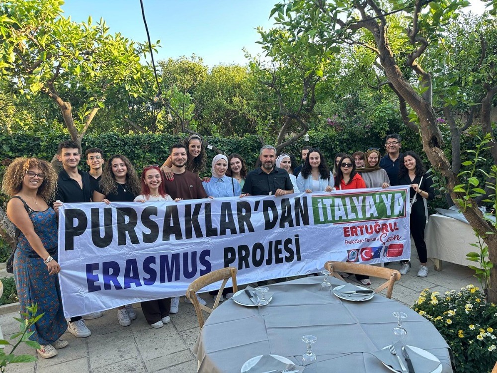 Pursaklar Belediye Başkanı Çetin, İtalya’da eğitim gören gençleri ziyaret etti