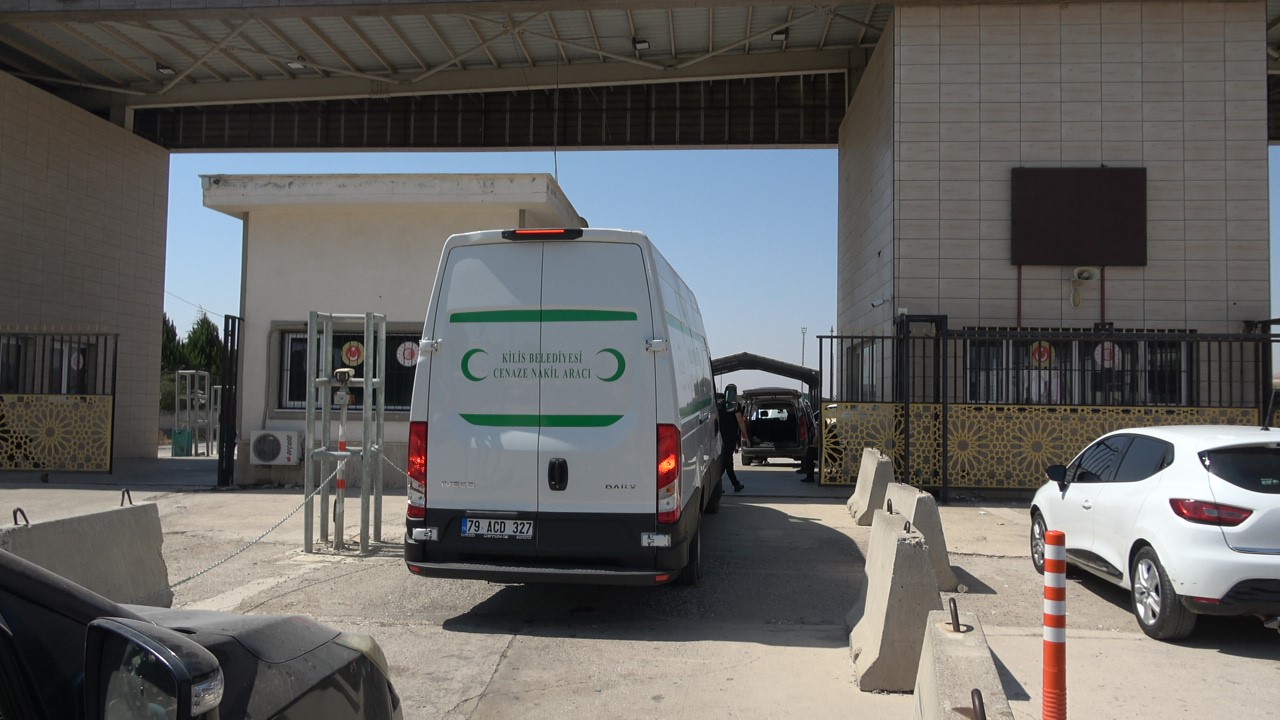 Kilis&rsquo;te kuyuda &ouml;l&uuml; bulunan 2 yaşındaki &ccedil;ocuğun cenazesi Halep&rsquo;e g&ouml;nderildi
