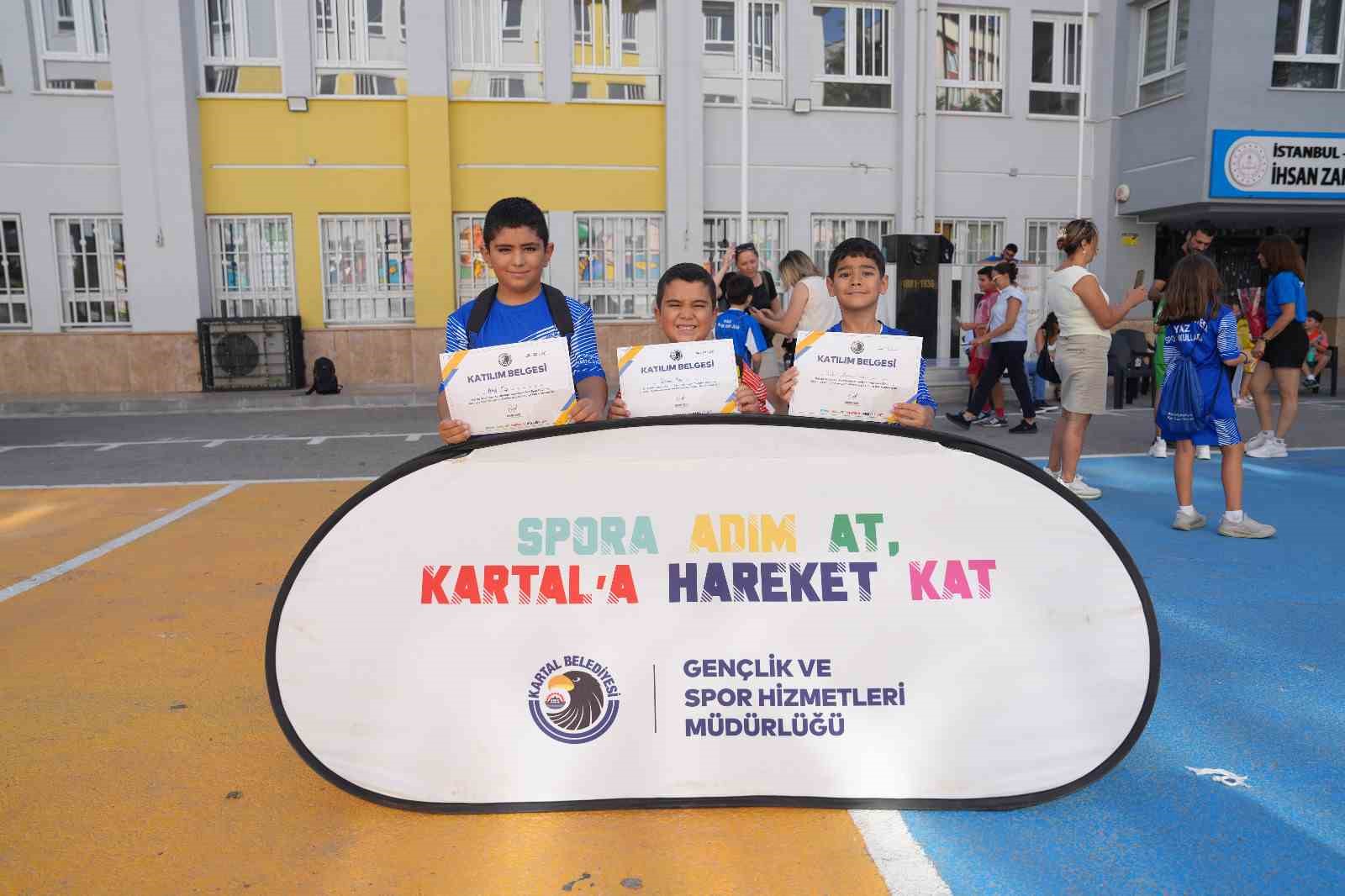 Kartal Belediyesi Yaz Spor Okulu’nda 300 öğrenci sertifikalarını aldı