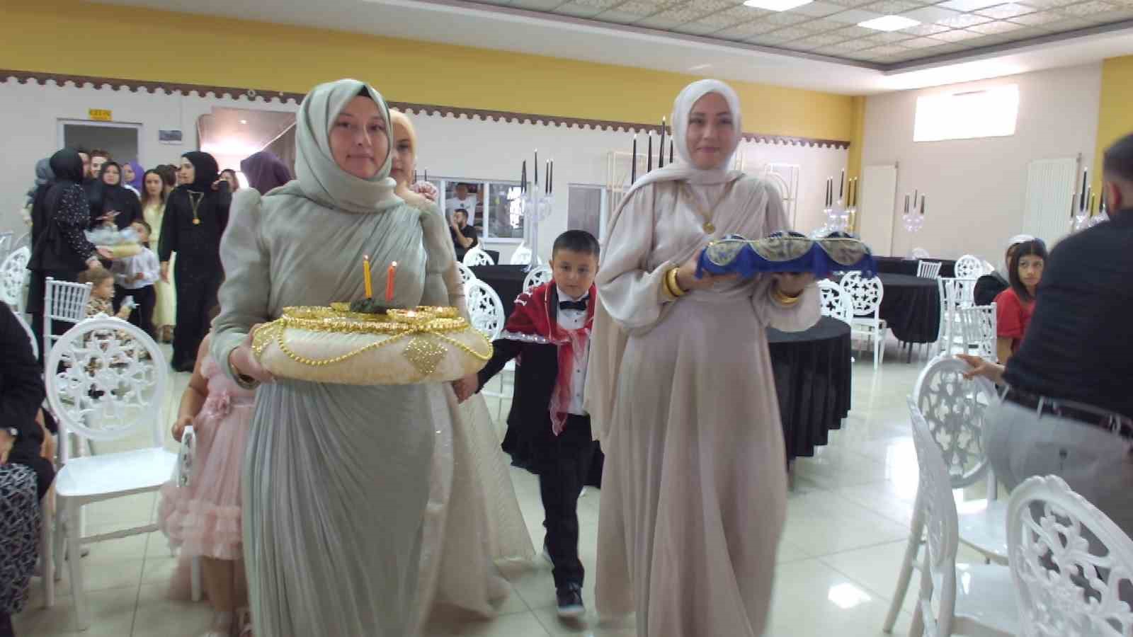 Balıkesir İvrindi&rsquo;de s&uuml;nnet d&uuml;ğ&uuml;nlerinde semazen geleneği devam ediyor
