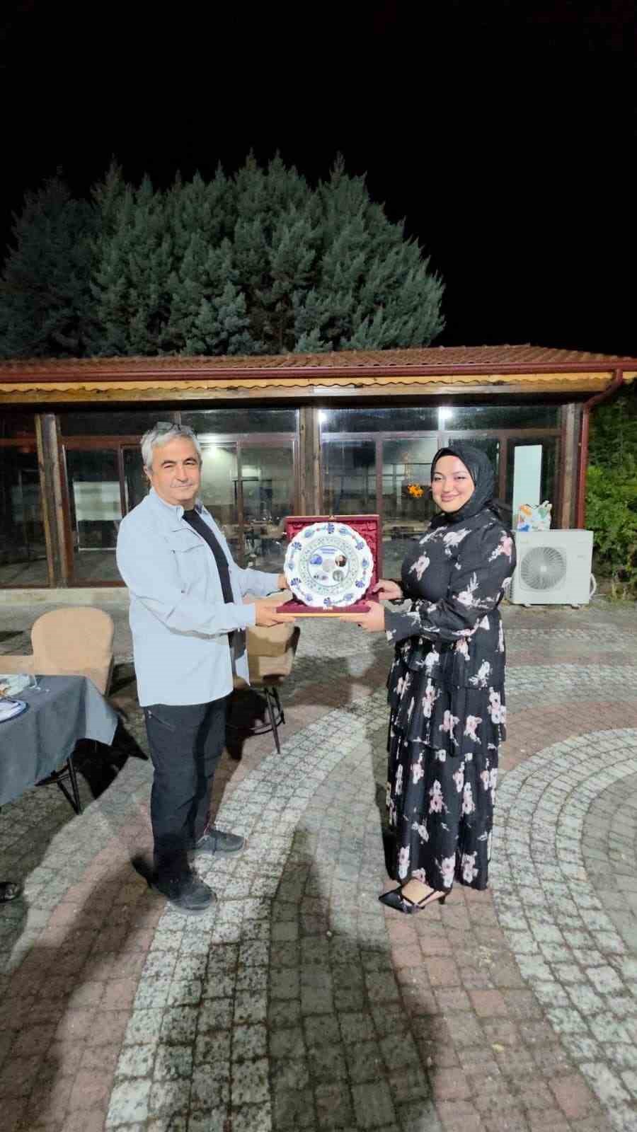 Osmaneli İcra M&uuml;d&uuml;r&uuml; Karadaş&rsquo;a veda yemeği
