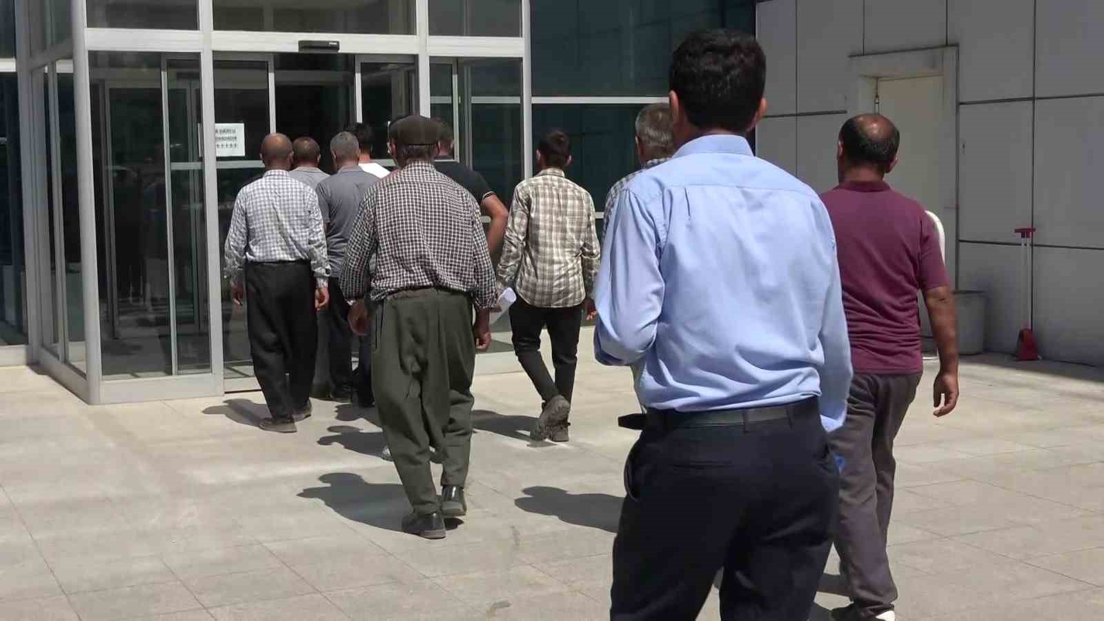 Yaylakonak&rsquo;ta kriz: Halk kendi başkanını şikayet etti
