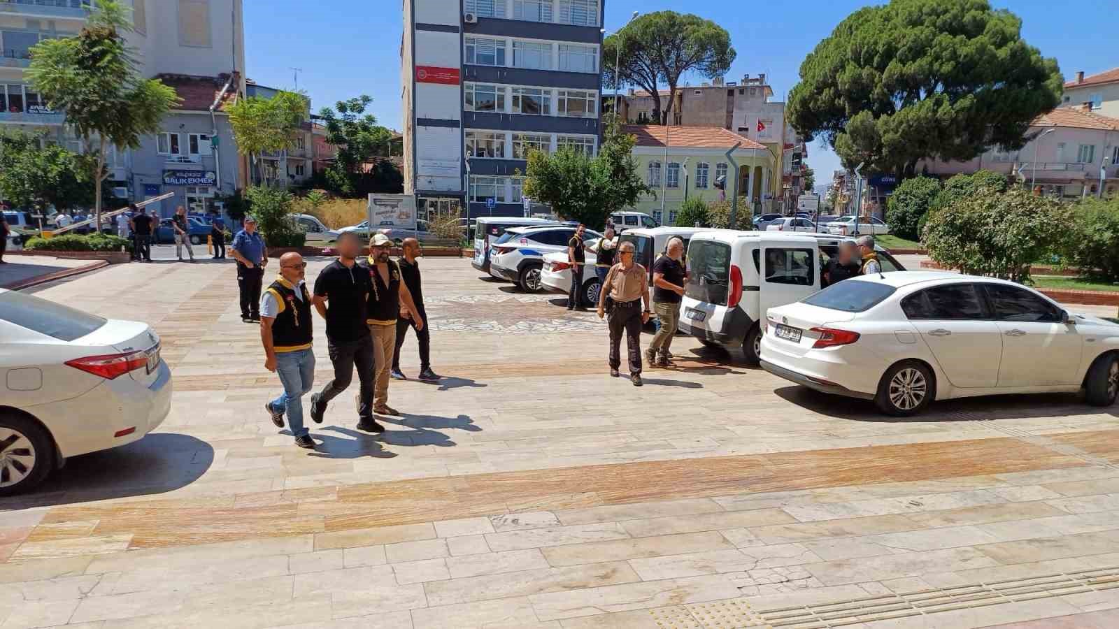 Spor salonunu kurşunlama olayının ş&uuml;phelileri adliyeye sevk edildi
