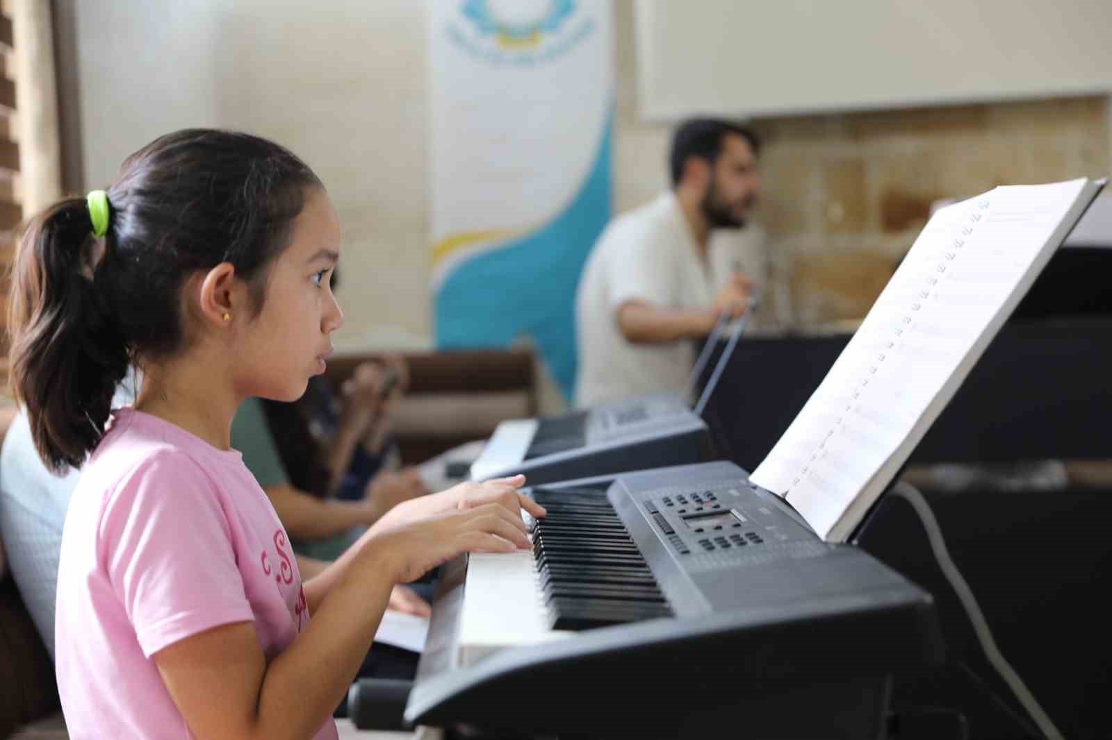 Gençler sanat dolu bir geleceğe hazırlanıyor