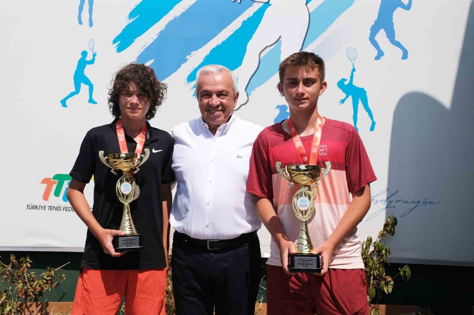 Nil&uuml;fer&rsquo;de gen&ccedil; raketler m&uuml;cadele etti
