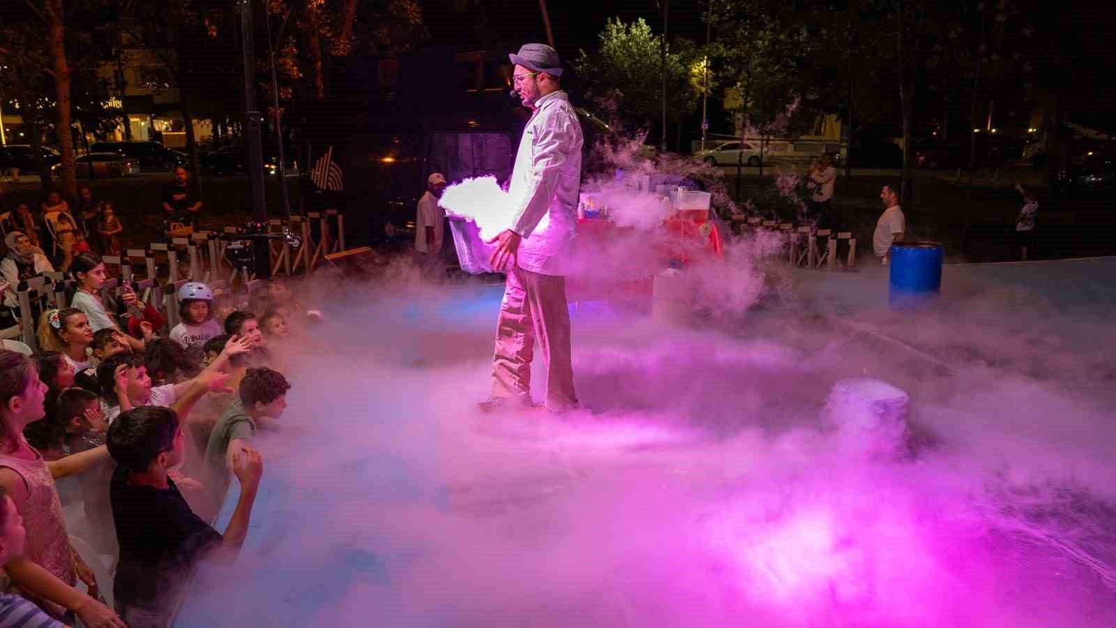 Başiskele Sahili&rsquo;nde sahne bu kez &ccedil;ocuklarındı
