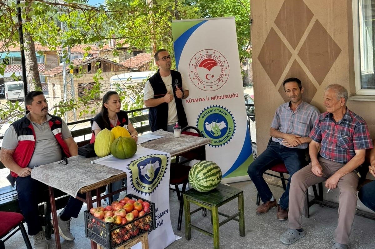 Doğal Emet Göncek köyü kavunu için 35 çiftçiye eğitim