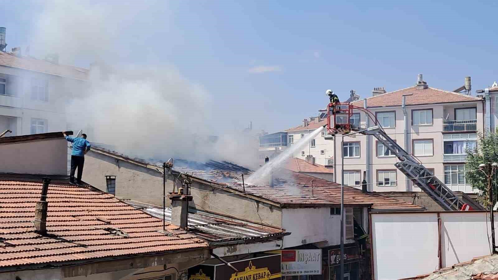 Karaman’da çatı yangını korkuttu
