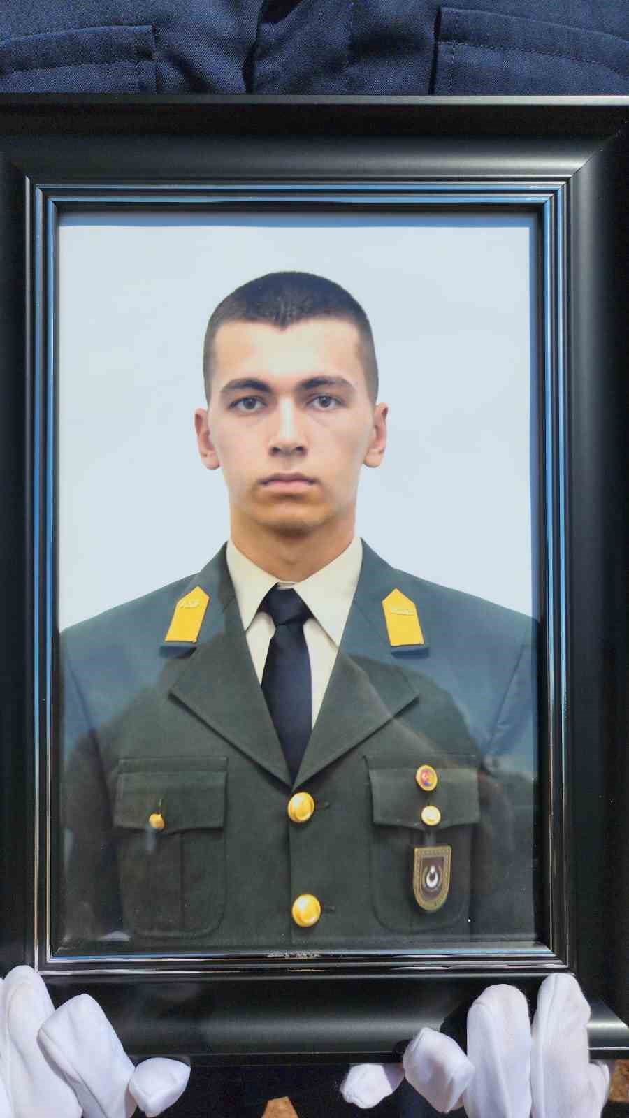 Kara astsubay &ouml;ğrencisi toprağa verildi
