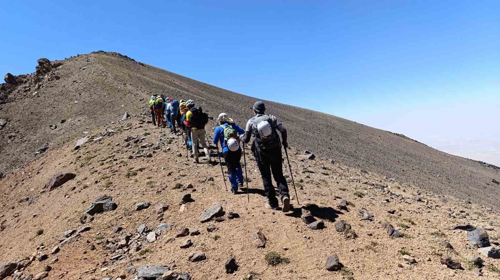 Süphan Dağı’nda Malazgirt zaferi tırmanışı başarıyla tamamlandı