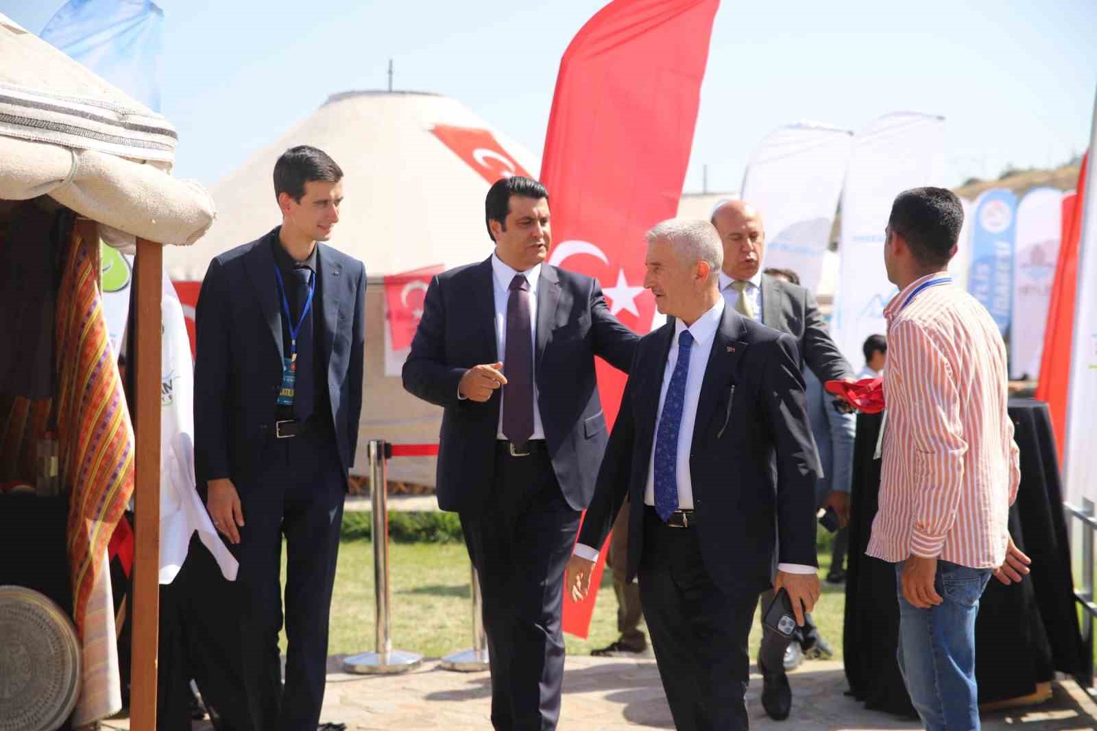 Şehitkamil Belediyesi Ahlat’ta yerini aldı