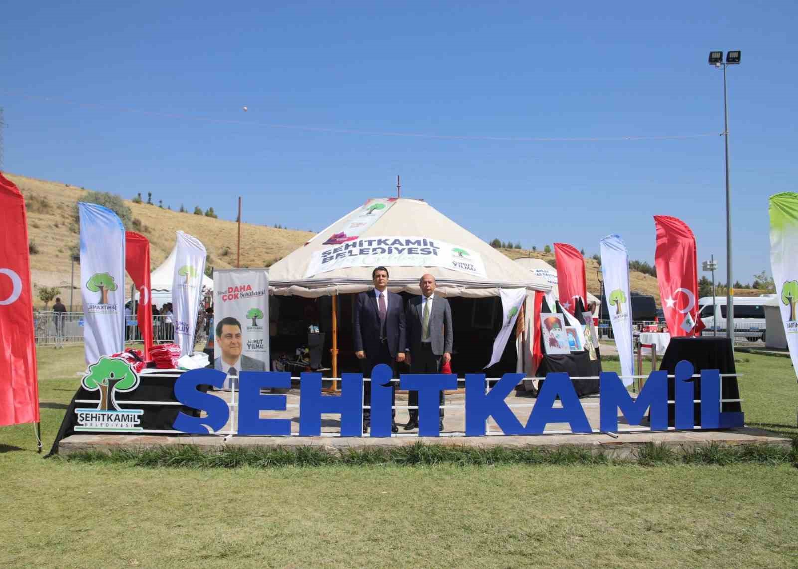 Şehitkamil Belediyesi Ahlat&rsquo;ta yerini aldı
