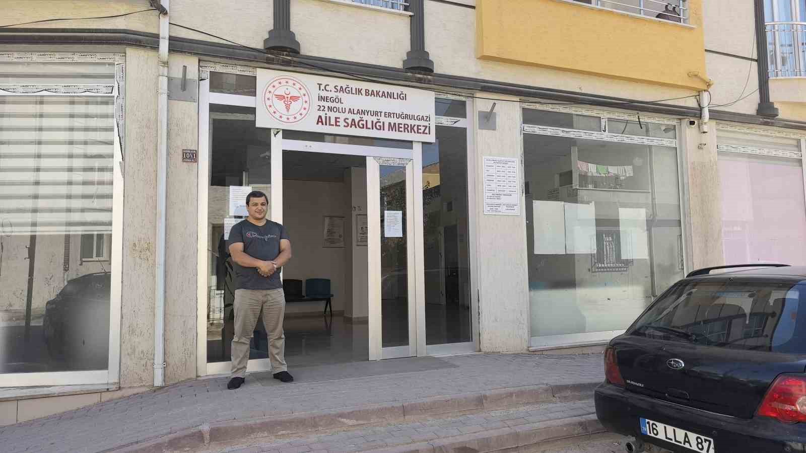 &Uuml;zerine kum dolu inşaat kovası d&uuml;şen iş&ccedil;i ağır yaralandı
